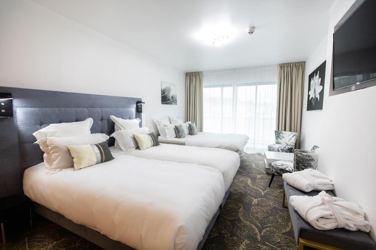 Appart hôtel Le Barracuda & Spa, Centre Port, Pieds Dans L'eau, Vue 4*